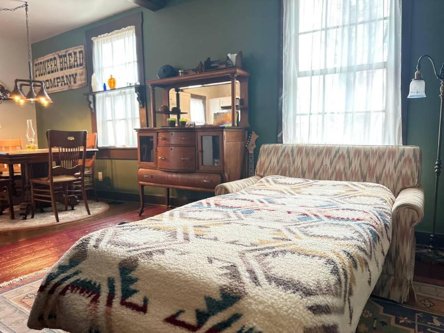 1867 Gothic Vandeventer Home سان جوزيف المظهر الخارجي الصورة